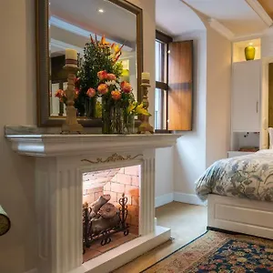 4* Bed & Breakfast Colonna